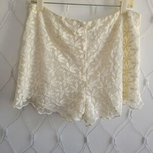 Aqua • Dressy Shorts • Cream Lace • Feminine & Romantic / Size Large